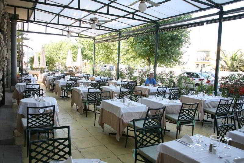 Corfu  Mayor Mon Repos Palace - Adults Only מראה חיצוני תמונה